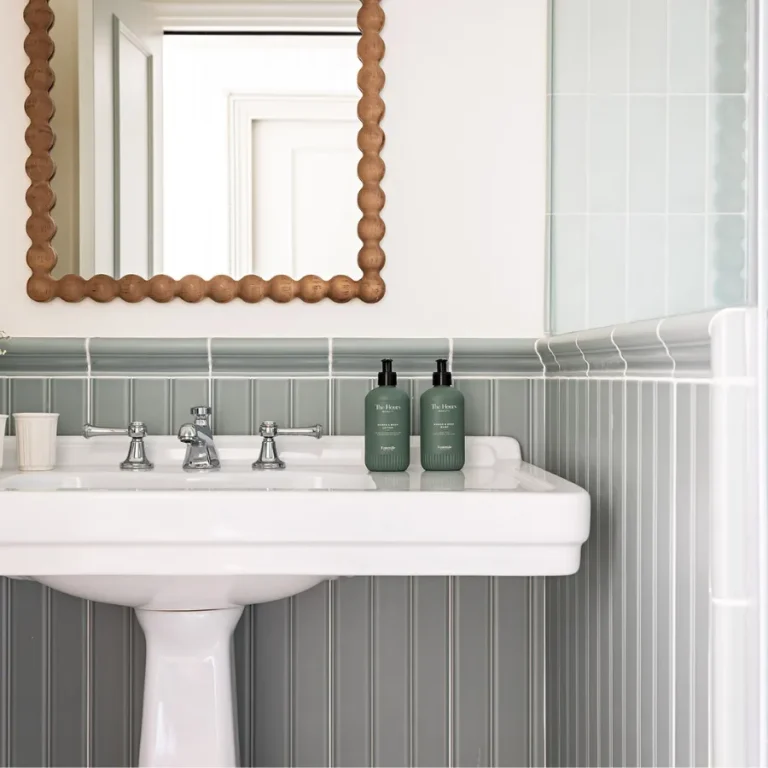 Hotel Château de Citeaux Burgund Deluxe Zimmer Badezimmer