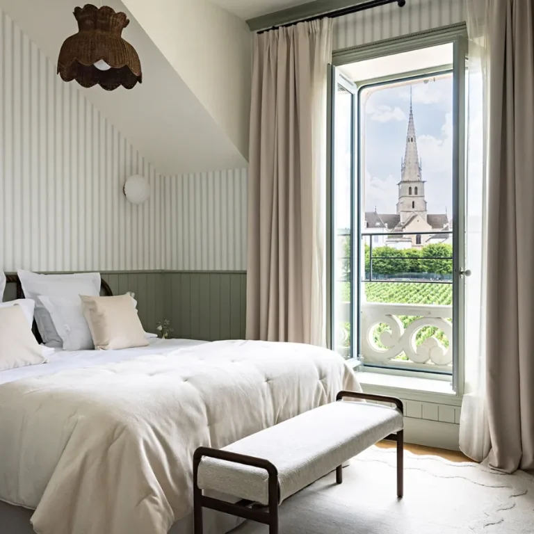 Hotel Château de Citeaux Burgund Deluxe Zimmer mit Weinbergen