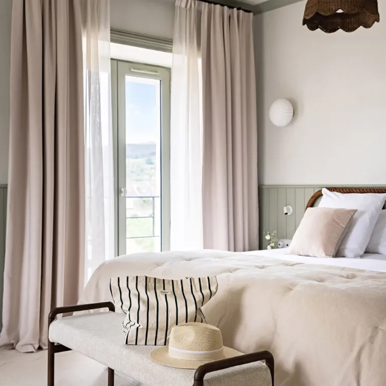 Hotel Chateau de Citeaux, Burgund, Prestige-Zimmer, Gesamtansicht des Zimmers